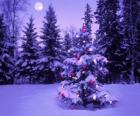 Рождественские деревья в снежном пейзаж &amp;#108